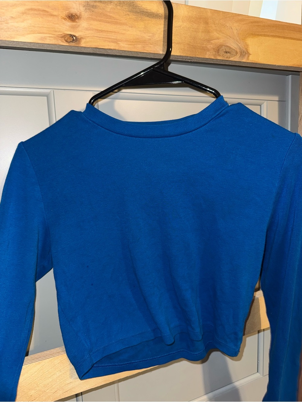 Women’s Blue Long-Sleeve Crop Top